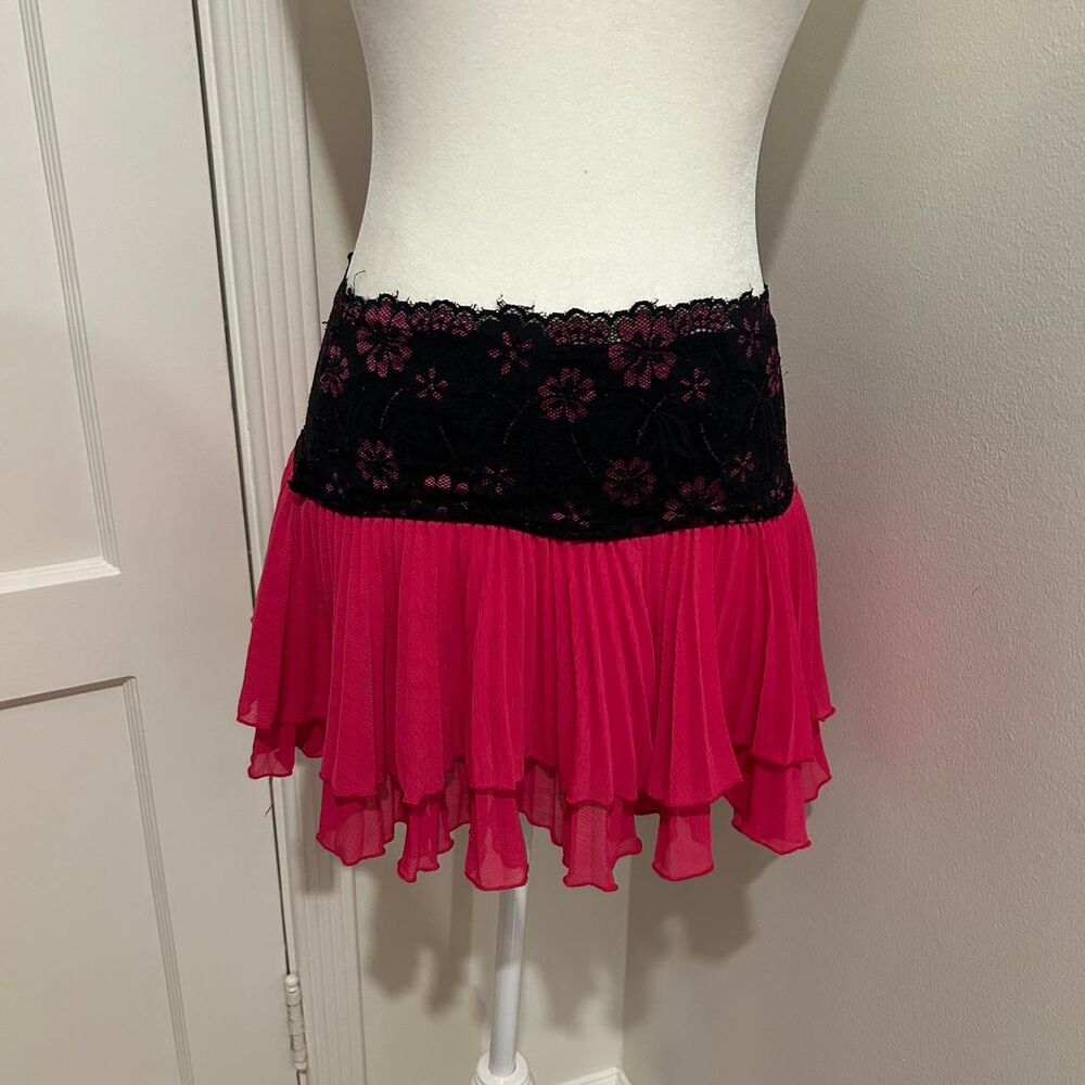 Forever 21 Y2k Lace Pleated Mini Skirt